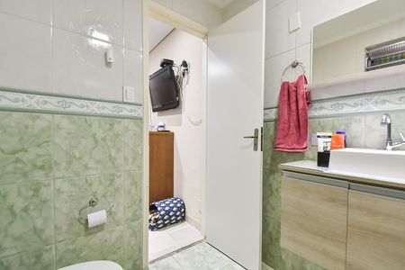 Casa à venda com 100m², 3 quartos e sem vaga Casa à venda com 100m², 3 quartos e sem vagaBanheiro da suíte