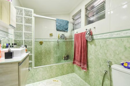 Casa à venda com 100m², 3 quartos e sem vaga Casa à venda com 100m², 3 quartos e sem vagaBanheiro da suíte
