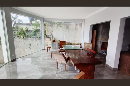 Casa para alugar com 750m², 5 quartos e 20 vagas Casa para alugar com 750m², 5 quartos e 20 vagasSala