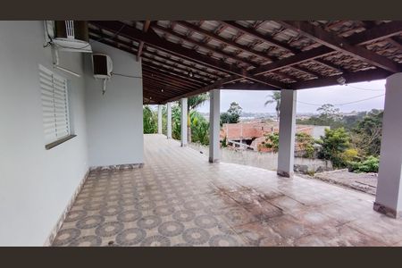 Casa para alugar com 750m², 5 quartos e 20 vagas Casa para alugar com 750m², 5 quartos e 20 vagasVaranda