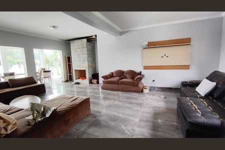 Sala de casa para alugar com 5 quartos, 750m² em Parque Alvorada, Suzano