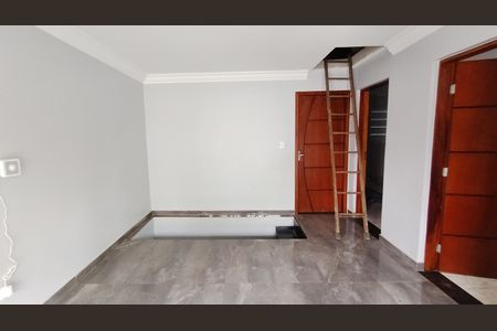 Casa para alugar com 5 quartos, 750m² em Parque Alvorada, Suzano