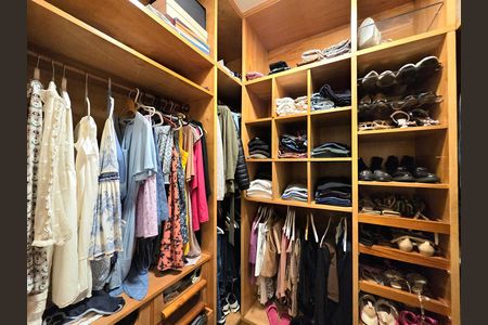 Apartamento para alugar com 220m², 4 quartos e 3 vagasCloset da suíte 1