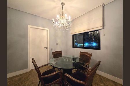 Apartamento para alugar com 220m², 4 quartos e 3 vagasCopa