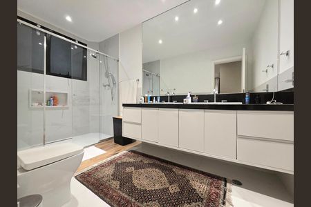 Apartamento para alugar com 220m², 4 quartos e 3 vagasBanheiro da Suíte 1