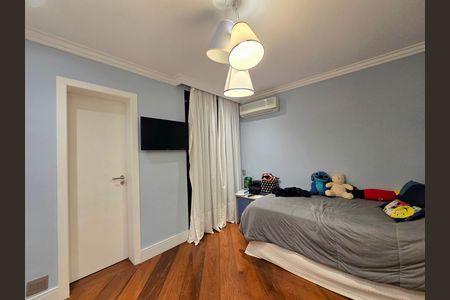 Apartamento para alugar com 220m², 4 quartos e 3 vagasSuíte 2