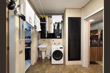 Apartamento para alugar com 220m², 4 quartos e 3 vagasÁrea de Serviço