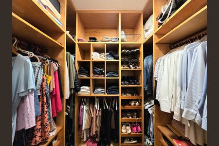 Apartamento para alugar com 220m², 4 quartos e 3 vagasCloset da suíte 1