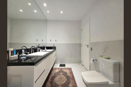 Apartamento para alugar com 220m², 4 quartos e 3 vagasBanheiro da Suíte 1