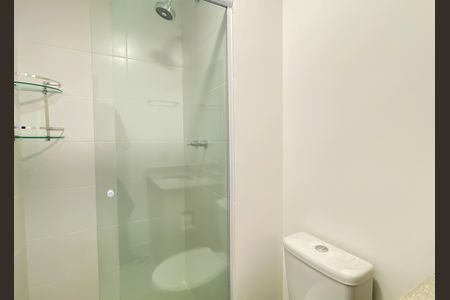Apartamento para alugar com 70m², 2 quartos e 1 vaga Apartamento para alugar com 70m², 2 quartos e 1 vagaBanheiro da Suíte