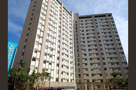 Apartamento à venda com 35m², 1 quarto e 1 vaga Apartamento à venda com 35m², 1 quarto e 1 vagaFachada