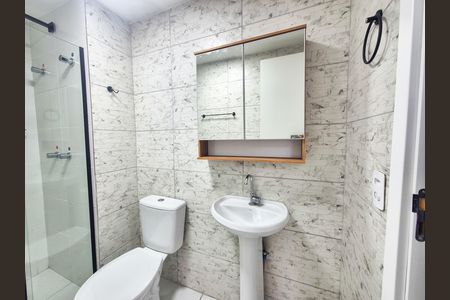 Banheiro de apartamento para alugar com 2 quartos, 33m² em Campos Elíseos, São Paulo