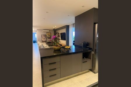 Apartamento à venda com 140m², 3 quartos e 3 vagas Apartamento à venda com 140m², 3 quartos e 3 vagasCozinha