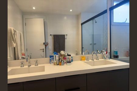 Apartamento à venda com 140m², 3 quartos e 3 vagas Apartamento à venda com 140m², 3 quartos e 3 vagasBanheiro