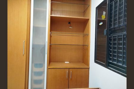 Casa para alugar com 250m², 4 quartos e 4 vagas Casa para alugar com 250m², 4 quartos e 4 vagasQuarto 2