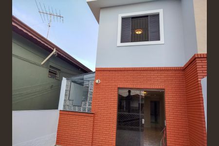 Casa para alugar com 250m², 4 quartos e 4 vagas Casa para alugar com 250m², 4 quartos e 4 vagasTerraço e fachada