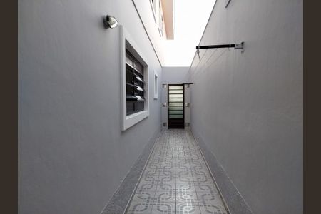 Casa para alugar com 250m², 4 quartos e 4 vagas Casa para alugar com 250m², 4 quartos e 4 vagasQuintal - estendal