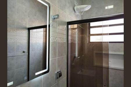 Casa para alugar com 250m², 4 quartos e 4 vagas Casa para alugar com 250m², 4 quartos e 4 vagasBanheiro 2