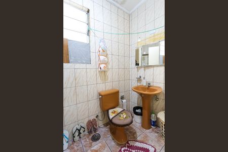 Casa à venda com 200m², 2 quartos e 7 vagas Casa à venda com 200m², 2 quartos e 7 vagasBanheiro