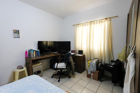 quarto 1 de casa à venda com 2 quartos, 200m² em Jardim Ouro Preto, Taboão da Serra