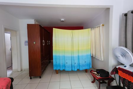 sala  de casa à venda com 2 quartos, 200m² em Jardim Ouro Preto, Taboão da Serra