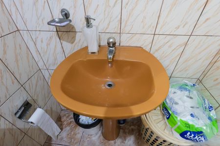 Banheiro de casa à venda com 2 quartos, 200m² em Jardim Ouro Preto, Taboão da Serra