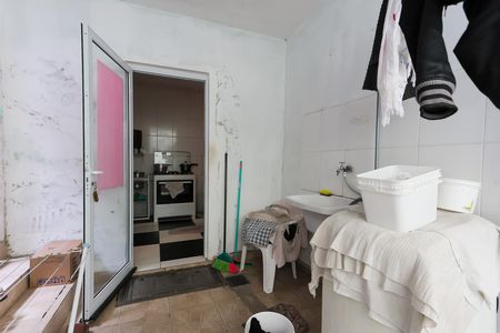 Casa à venda com 200m², 2 quartos e 7 vagas Casa à venda com 200m², 2 quartos e 7 vagasÁrea de Serviço