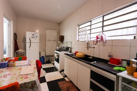 Casa à venda com 200m², 2 quartos e 7 vagas Casa à venda com 200m², 2 quartos e 7 vagasCozinha