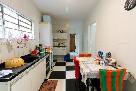Casa à venda com 200m², 2 quartos e 7 vagas Casa à venda com 200m², 2 quartos e 7 vagasCozinha