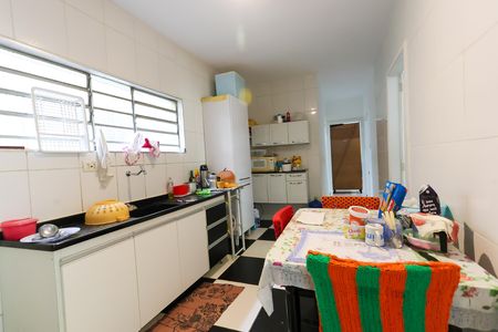 Casa à venda com 200m², 2 quartos e 7 vagas Casa à venda com 200m², 2 quartos e 7 vagasCozinha