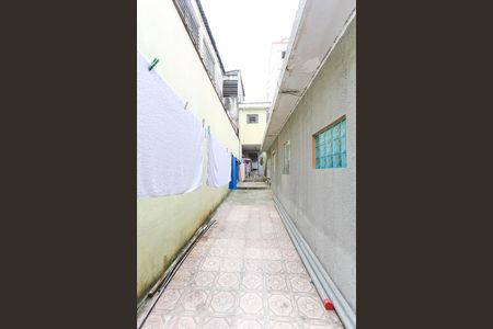Casa à venda com 200m², 2 quartos e 7 vagas Casa à venda com 200m², 2 quartos e 7 vagasQuintal