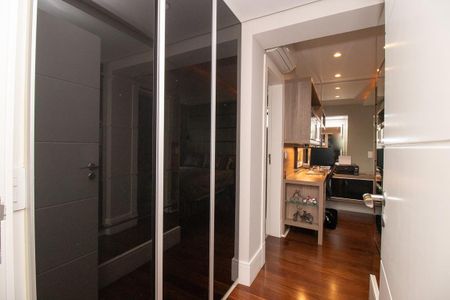 Apartamento para alugar com 233m², 4 quartos e 2 vagas Apartamento para alugar com 233m², 4 quartos e 2 vagasQuarto 1 Suite