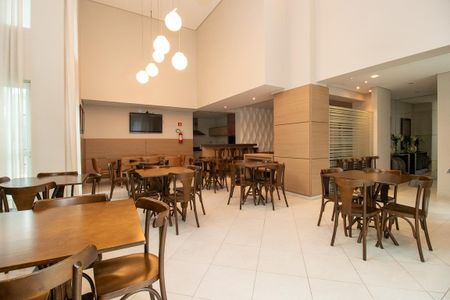 Apartamento para alugar com 233m², 4 quartos e 2 vagas Apartamento para alugar com 233m², 4 quartos e 2 vagasÁrea comum - Salão de festas