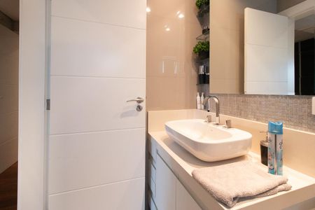Apartamento para alugar com 233m², 4 quartos e 2 vagas Apartamento para alugar com 233m², 4 quartos e 2 vagasBanheiro da Suíte 1