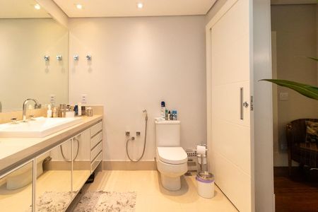 Apartamento para alugar com 233m², 4 quartos e 2 vagas Apartamento para alugar com 233m², 4 quartos e 2 vagasBanheiro da Suíte 3