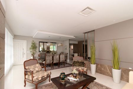Apartamento para alugar com 233m², 4 quartos e 2 vagas Apartamento para alugar com 233m², 4 quartos e 2 vagasSala