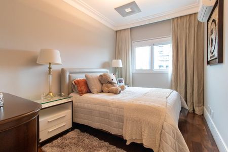 Apartamento para alugar com 233m², 4 quartos e 2 vagas Apartamento para alugar com 233m², 4 quartos e 2 vagasQuarto 2 - Suíte