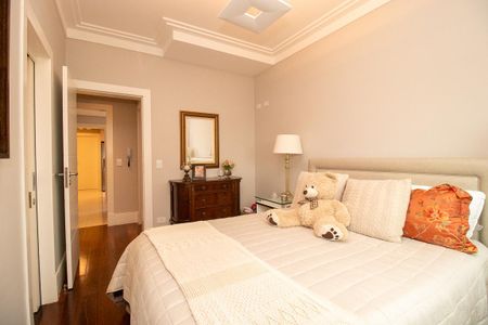 Apartamento para alugar com 233m², 4 quartos e 2 vagas Apartamento para alugar com 233m², 4 quartos e 2 vagasQuarto 2 - Suíte