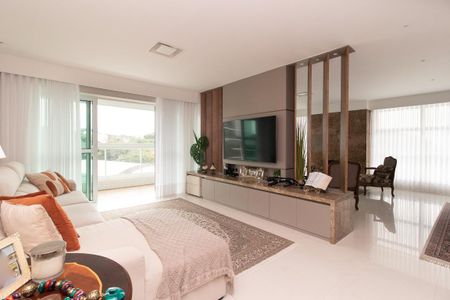 Apartamento para alugar com 233m², 4 quartos e 2 vagas Apartamento para alugar com 233m², 4 quartos e 2 vagasSala de TV