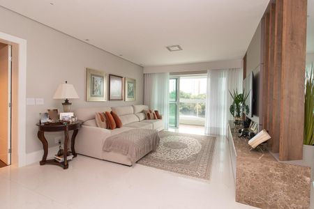 Apartamento para alugar com 233m², 4 quartos e 2 vagas Apartamento para alugar com 233m², 4 quartos e 2 vagasSala de TV