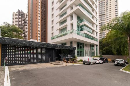 Apartamento para alugar com 233m², 4 quartos e 2 vagas Apartamento para alugar com 233m², 4 quartos e 2 vagasFachada do bloco