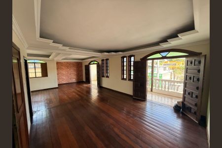 Casa para alugar com 200m², 3 quartos e 2 vagas Casa para alugar com 200m², 3 quartos e 2 vagasSala