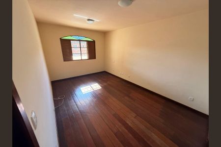 Casa para alugar com 200m², 3 quartos e 2 vagas