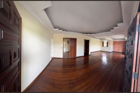 Casa para alugar com 200m², 3 quartos e 2 vagas Casa para alugar com 200m², 3 quartos e 2 vagasSala