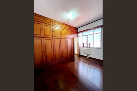 Apartamento à venda com 110m², 3 quartos e 2 vagas Apartamento à venda com 110m², 3 quartos e 2 vagasQuarto