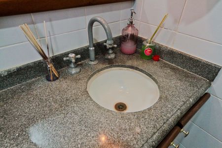 Apartamento à venda com 74m², 3 quartos e 2 vagas Apartamento à venda com 74m², 3 quartos e 2 vagasBanheiro