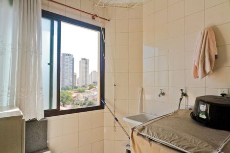 Apartamento à venda com 74m², 3 quartos e 2 vagas Apartamento à venda com 74m², 3 quartos e 2 vagasÁrea de Serviço