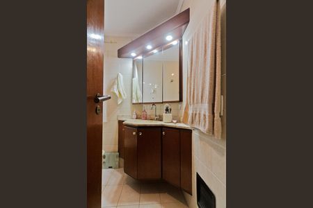 Apartamento à venda com 74m², 3 quartos e 2 vagas Apartamento à venda com 74m², 3 quartos e 2 vagasBanheiro da Suíte