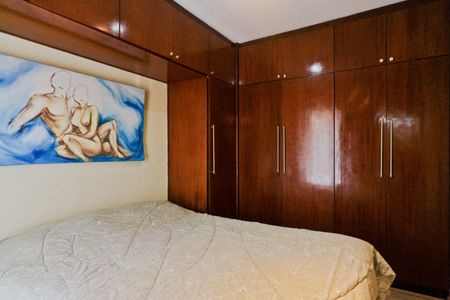 Apartamento à venda com 74m², 3 quartos e 2 vagas Apartamento à venda com 74m², 3 quartos e 2 vagasSuíte