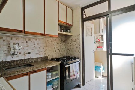 Apartamento à venda com 74m², 3 quartos e 2 vagas Apartamento à venda com 74m², 3 quartos e 2 vagasCozinha